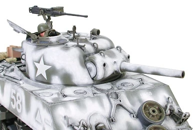 Tamiya US Sherman M4A3 150mm Howitzer - Image 5