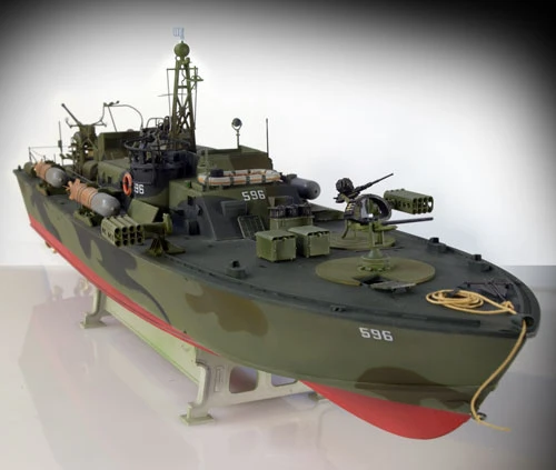 Italeri ELCO 80 'PT - 596 TORPEDO BOAT - Image 3