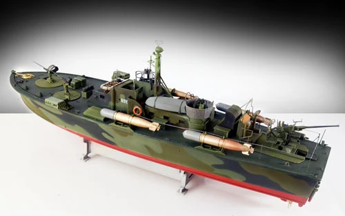 Italeri ELCO 80 'PT - 596 TORPEDO BOAT - Image 4