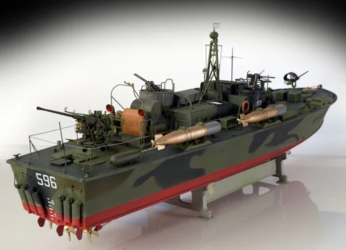 Italeri ELCO 80 'PT - 596 TORPEDO BOAT - Image 5