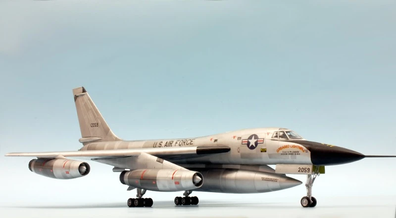 ITALERI 1:72 B-58 HUSTLER - Image 2