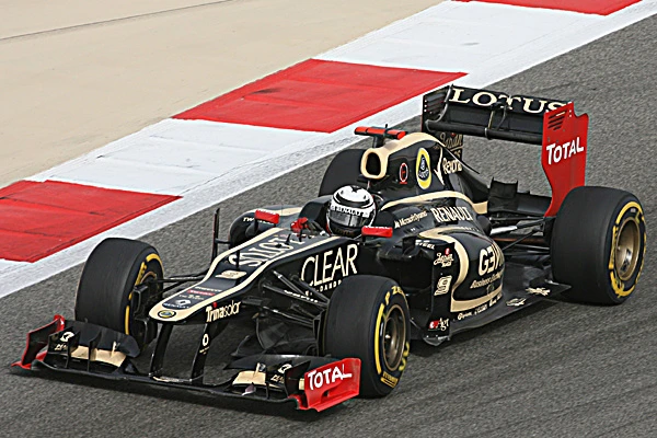 Tameo TMK406 Lotus E20 Renault - 2012 - White Metal Car Kit - Scale 1:43, Made In Italy