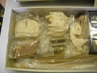 Mamoli MV39 - HMS Bounty - Wood Plank-On-Frame Model Ship Kit - Scale 1/64 - Length 610 Mm (24") - Image 3