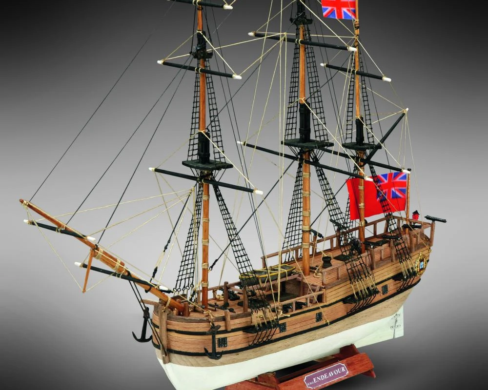 Mamoli MM18 HMS Endeavour - Wooden Model Ship Kit With Pre-carved Hull - Scale 1/143 - Length 11.8 In - Height 10.2 In