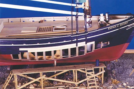 Model Shipways EMMA C. BERRY LOBSTER SMACK 1:32 SCALE - Image 2