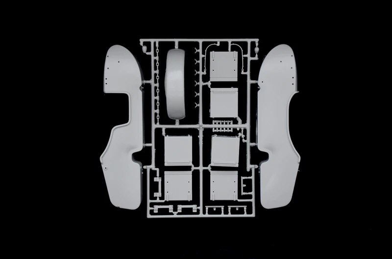 Italeri Zundapp KS750 With Side Car 1:9 Scale - Image 4