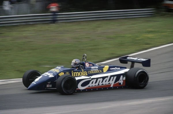 Tameo SLK082 Tyrrell 011 Ford - 1982 - White Metal Car Kit - Scale 1:43, Made In Italy - Image 6